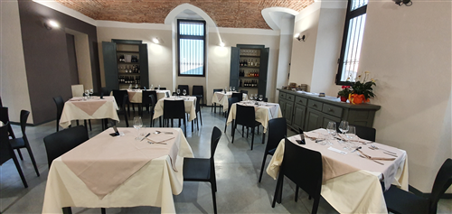 MANIFESTAZIONE DI INTERESSE FINALIZZATA ALL’AFFIDAMENTO DIRETTO (ex. Art. 36 c.2 lett.a) dlgs 50/2016
IN USO DEI LOCALI E DELLE ATTREZZATURE DI PROPRIETÁ COMUNALE DA DESTINARSI AD ATTIVITÁ DI NEGOZIO DI VICINATO E DI BAR/RISTORANTE
OSTERIA SCUOLE COMUNALI
